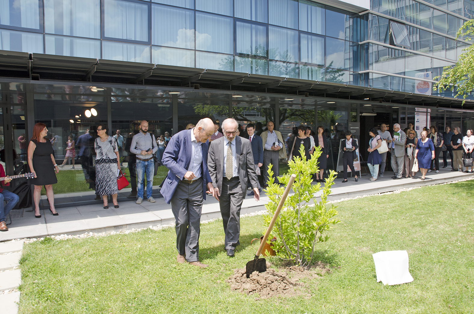The planting of the magnolia tree in honor of Dimitar Peshev